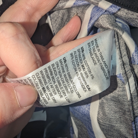 16 Chico's Black Blue White Print Button Front Tunic Top - Picture 4 of 5